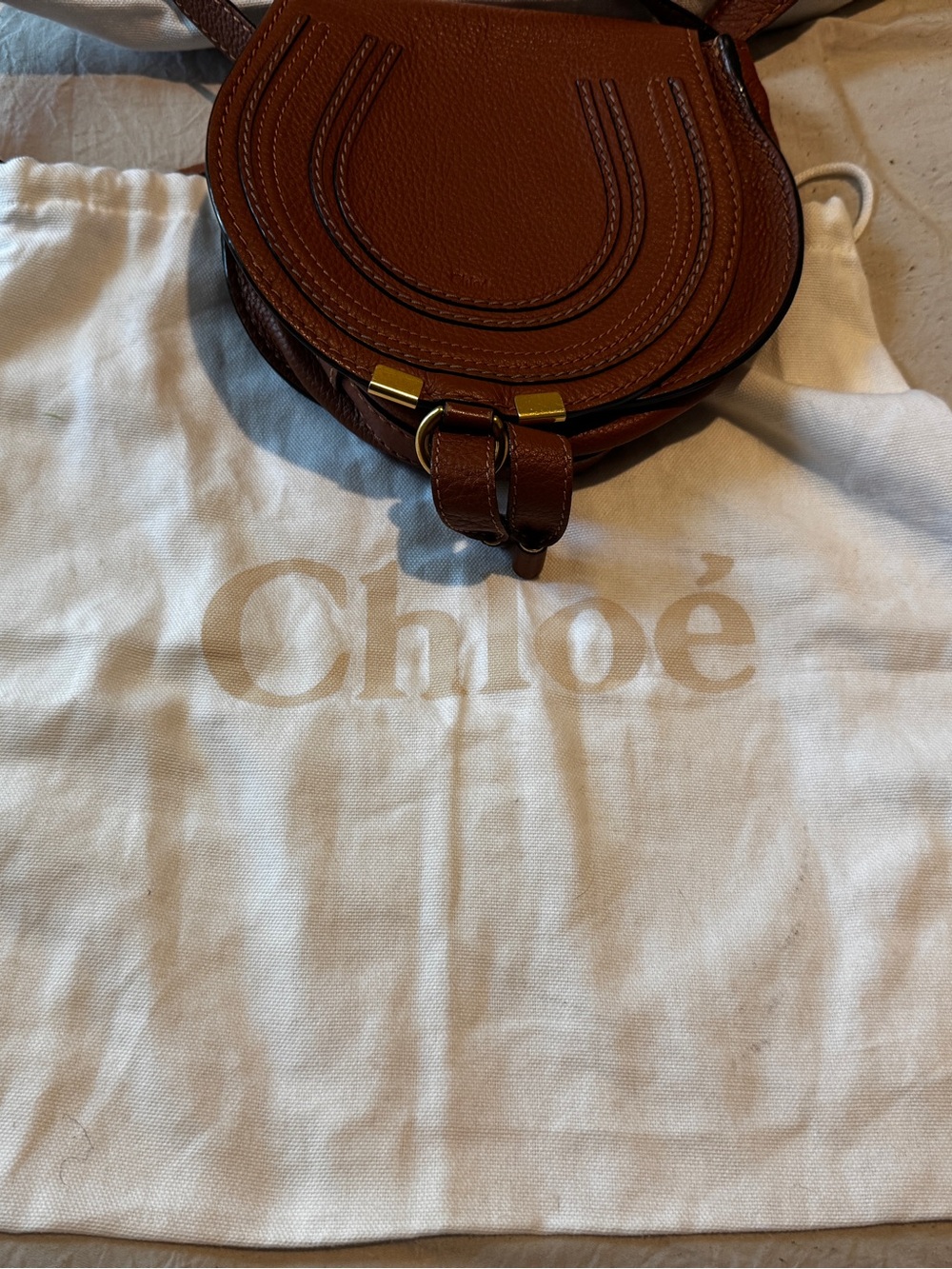 Chloé Marcie Small Crossbody Bag in Grained Calfskin - Tan - Picture 13 of 13